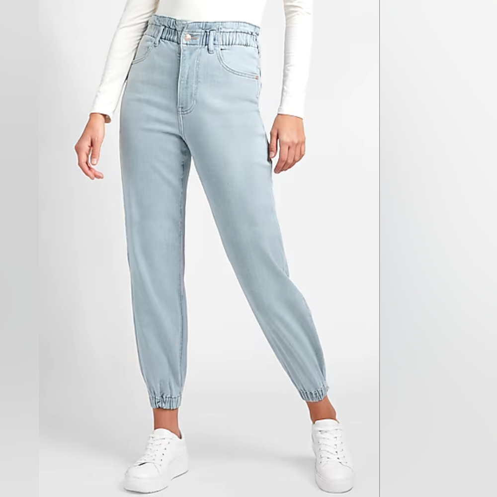 Express Super High Waisted Soft Knit Jean Joggers size 4 short